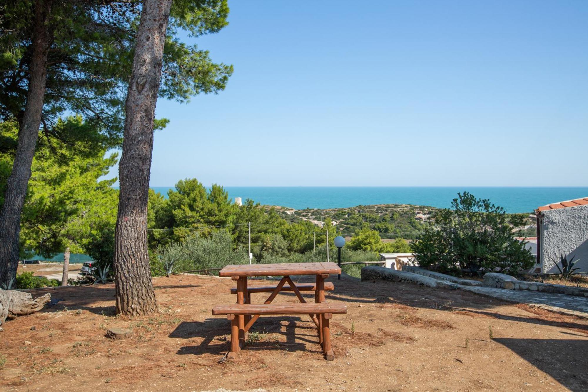 Centro Vacanze Piccolo Friuli Aparthotel Vieste Bagian luar foto