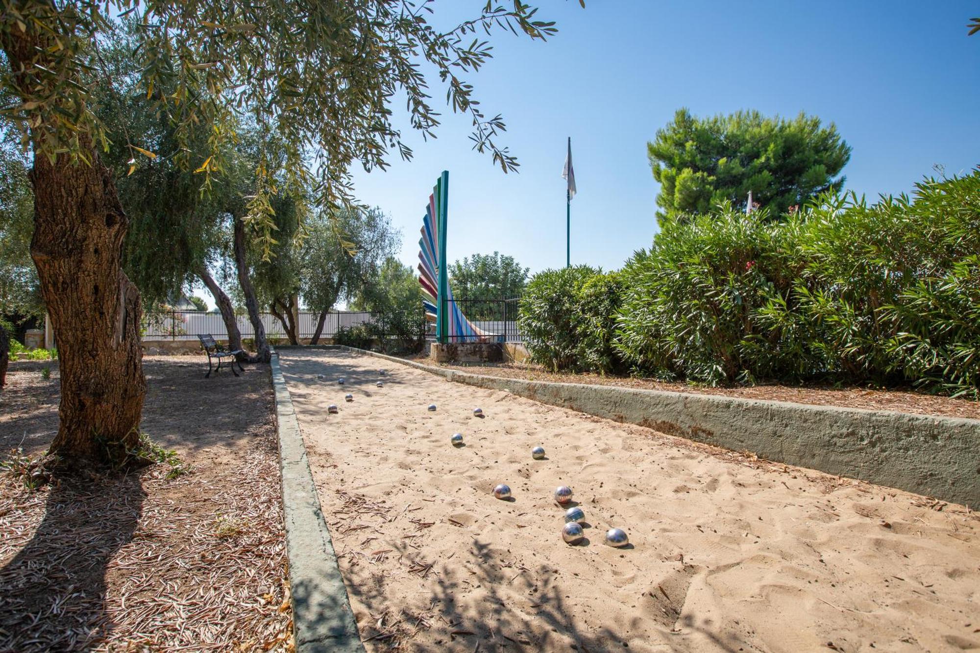 Centro Vacanze Piccolo Friuli Aparthotel Vieste Bagian luar foto